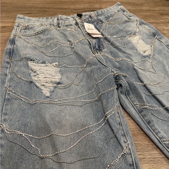 Windsor Rhinestone - Picture 1 of 6